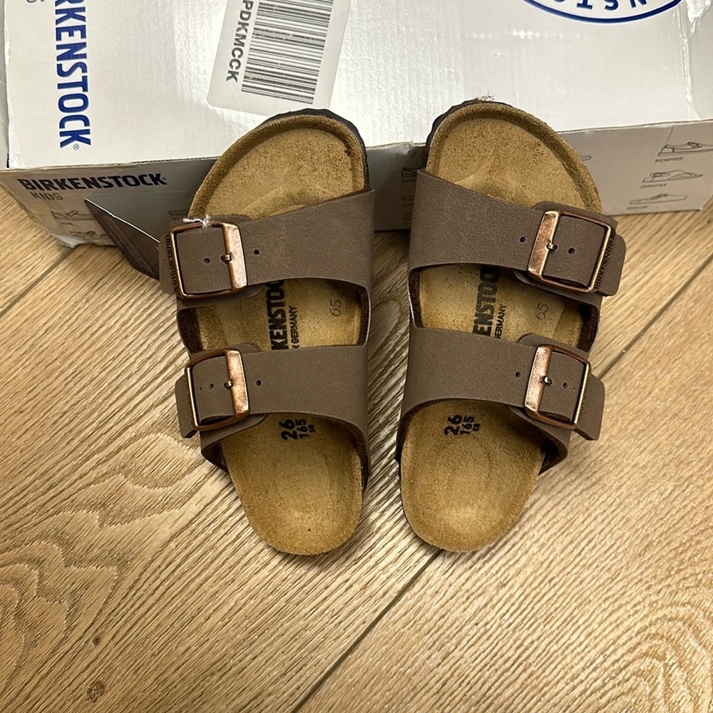 Birkenstock kids Arizona mocha sandals brand new.!